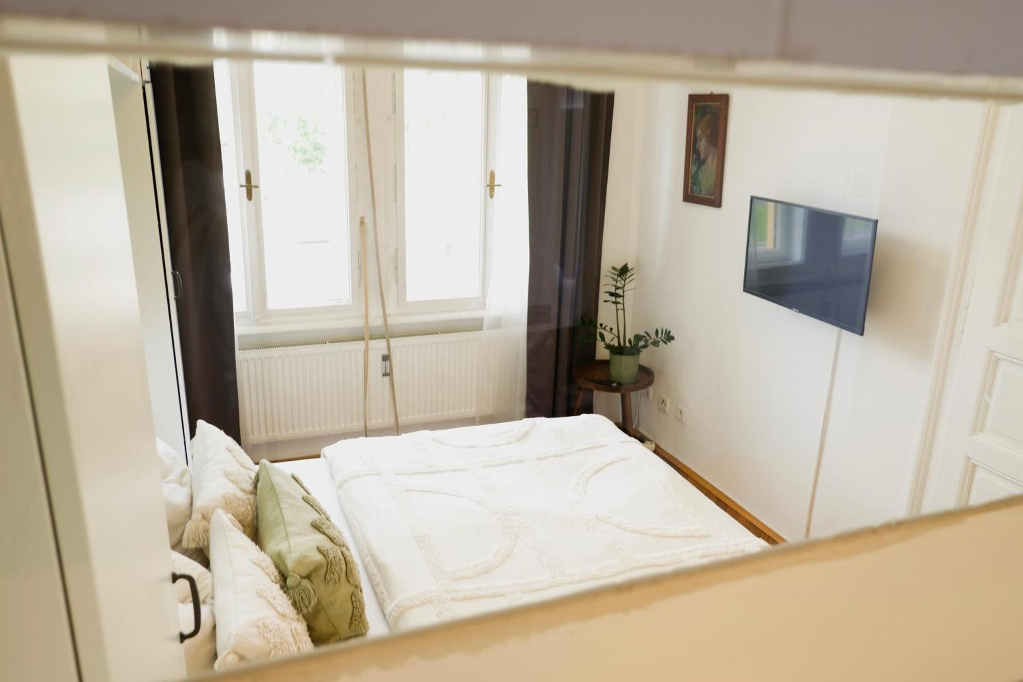Stilvolles Apartment In Zentraler Lage - Free Parking Graz Luaran gambar