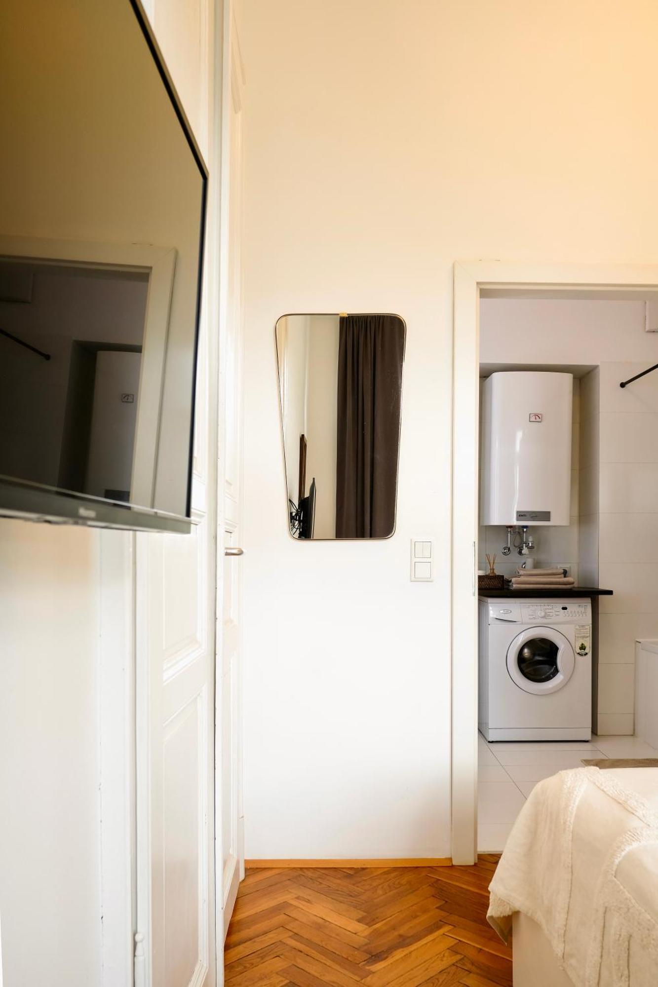 Stilvolles Apartment In Zentraler Lage - Free Parking Graz Luaran gambar